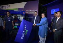 Nitin Gadkari Flags Off Porter’s 10,000th Electric Truck, Boosting India’s Green Logistics Push